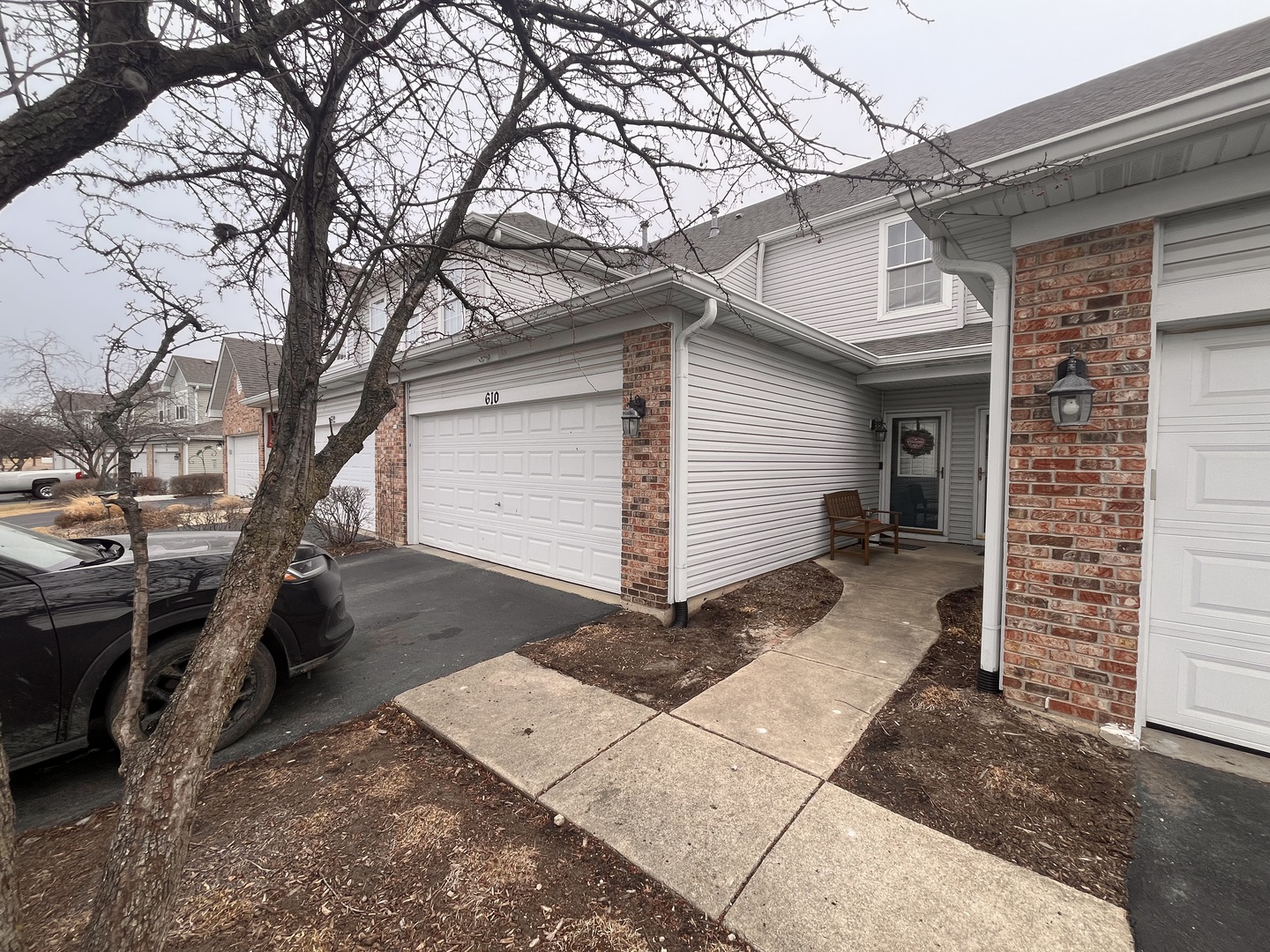 610 Lakeridge Court, Naperville, IL
