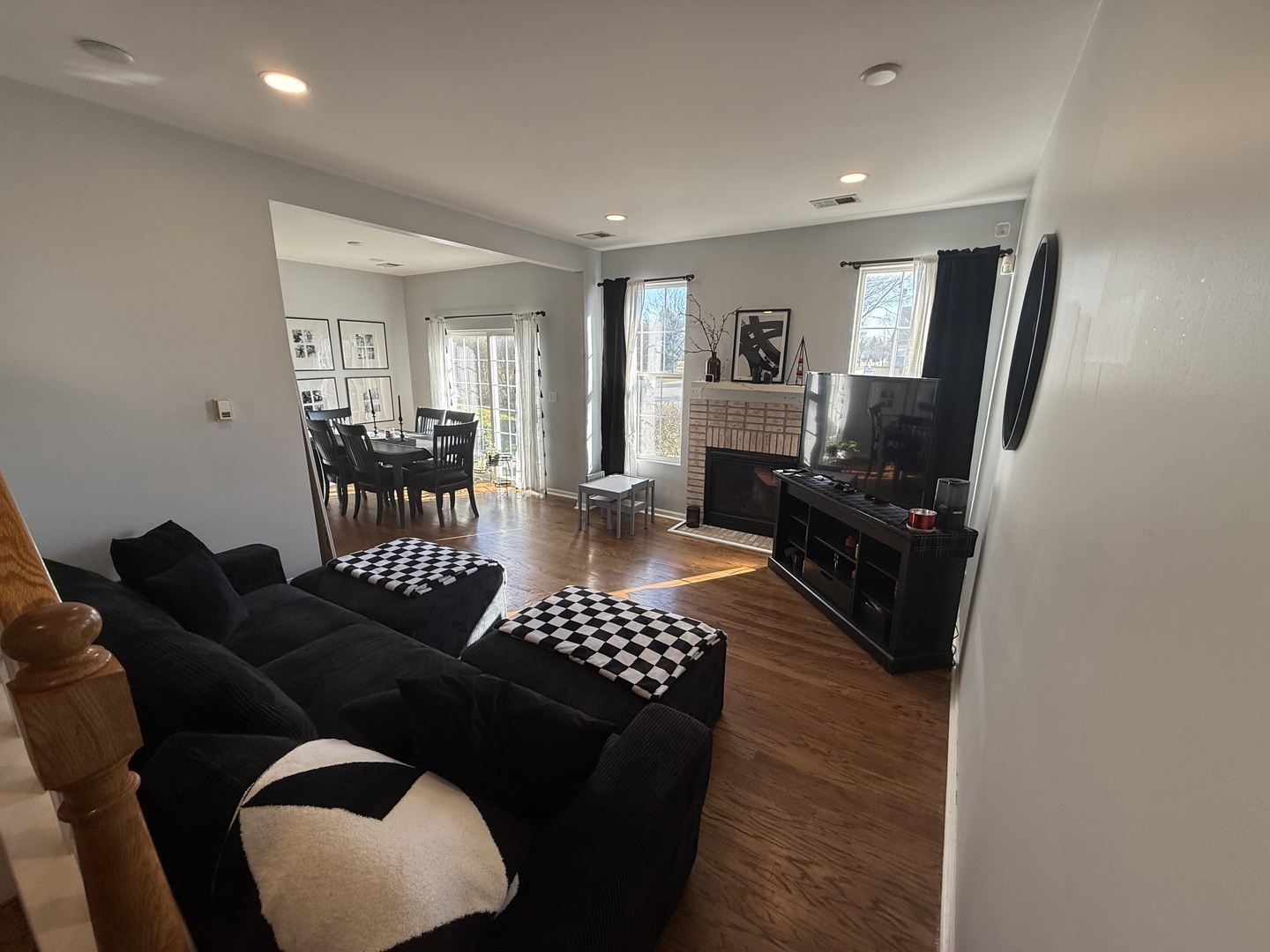 610 Lakeridge Court, Naperville, IL