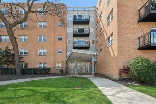 2501 W Bryn Mawr Avenue #305, Chicago, IL