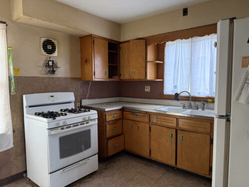 216 E Illinois Avenue, Aurora, IL