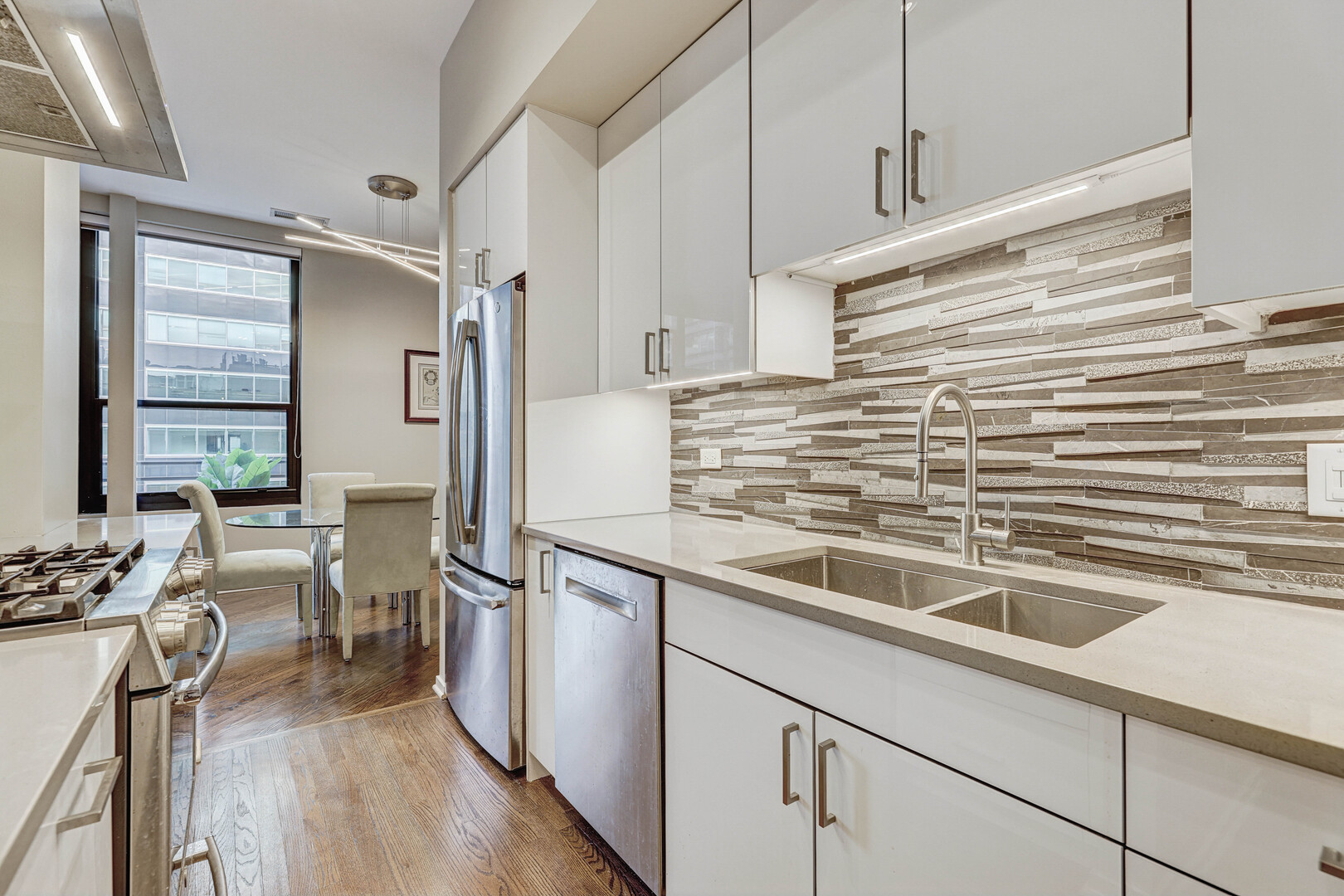 130 S Canal Street #9F, Chicago, IL