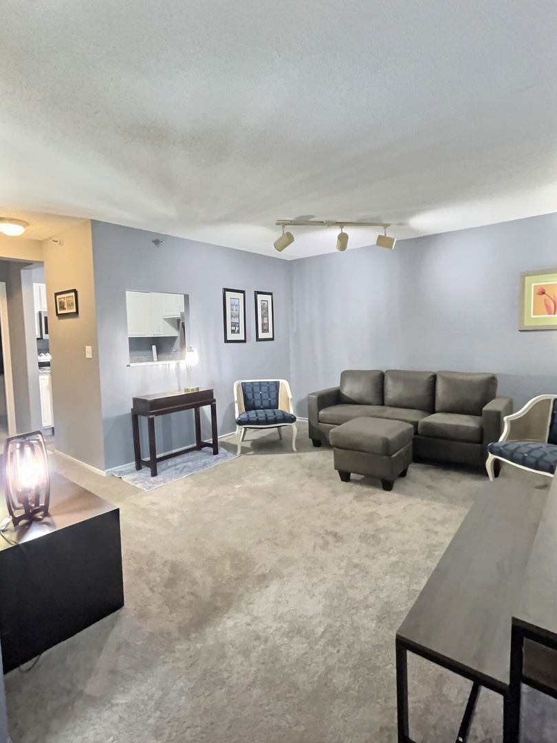 10 E Ontario Street #2801, Chicago, IL