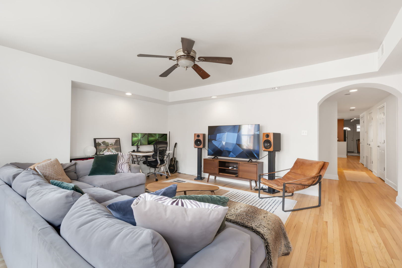 2735 N Kimball Avenue #5, Chicago, IL