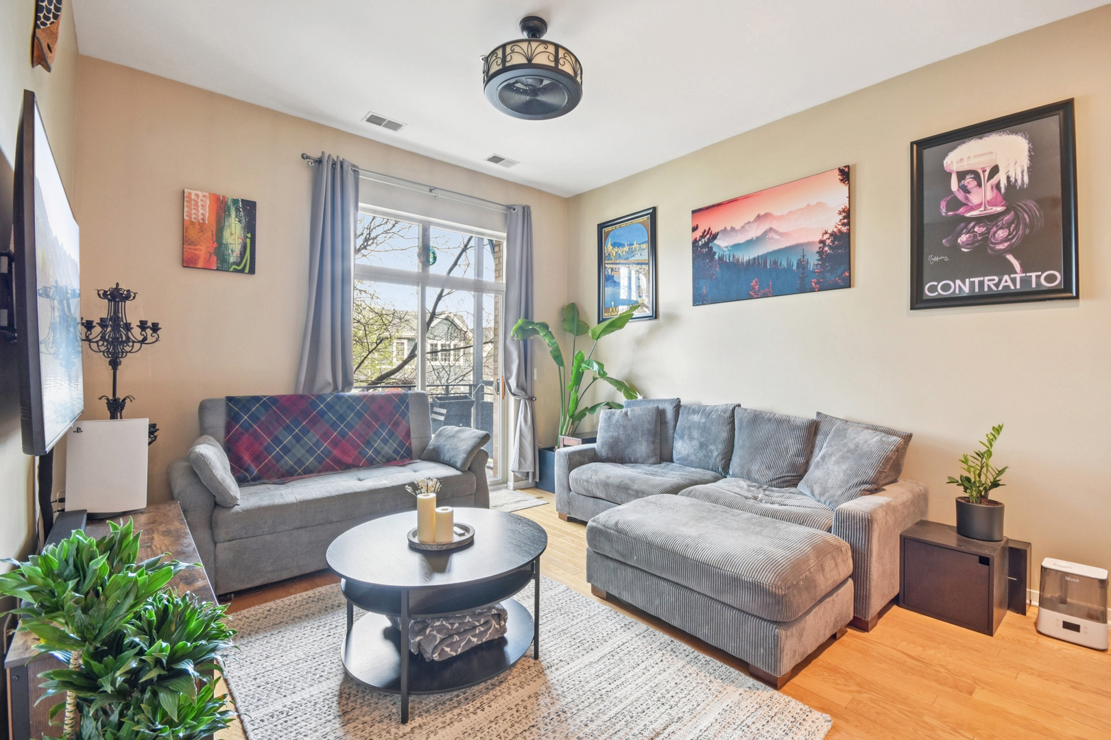 2915 N Clybourn Avenue #205, Chicago, IL