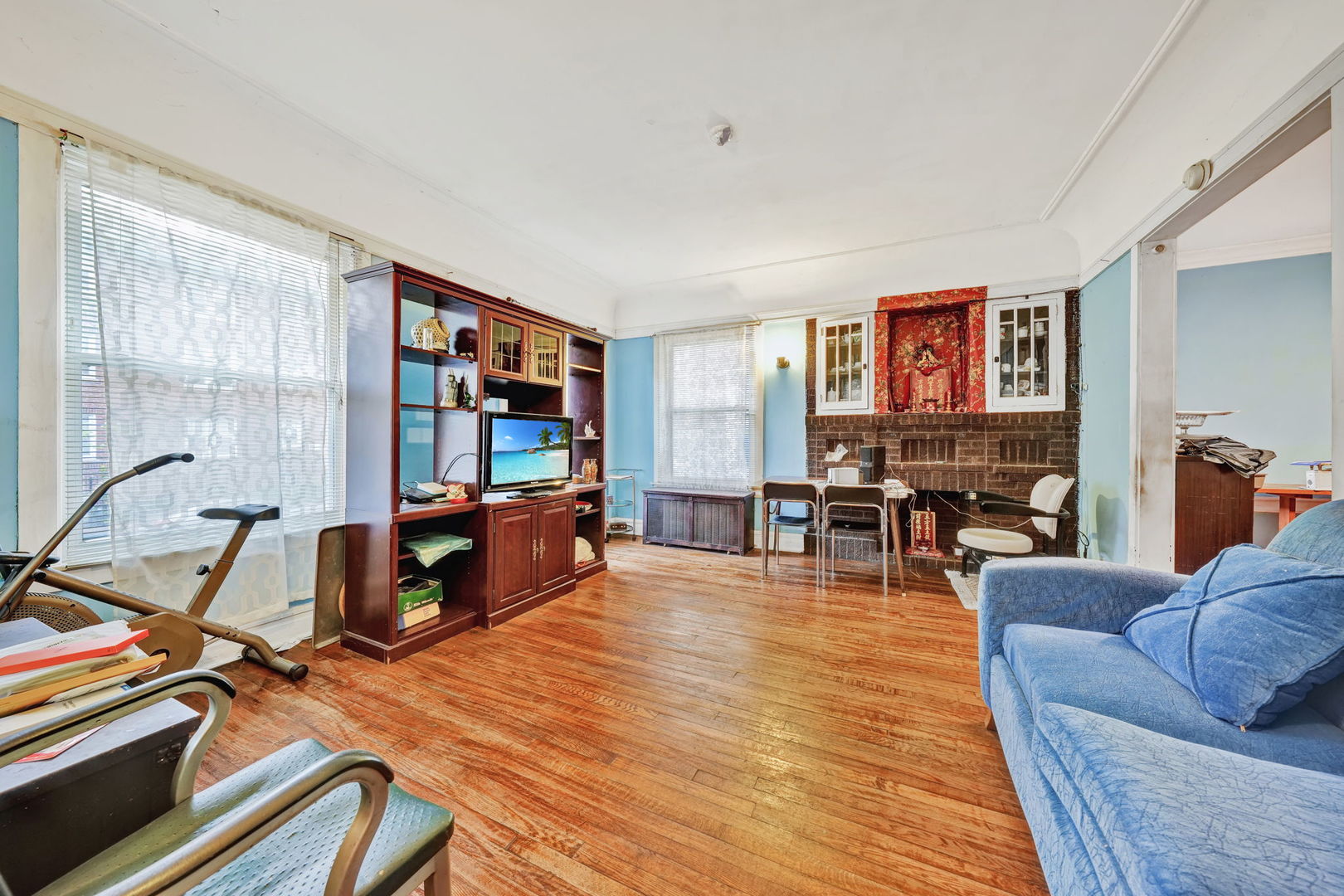 3023 W Ainslie Street, Chicago, IL