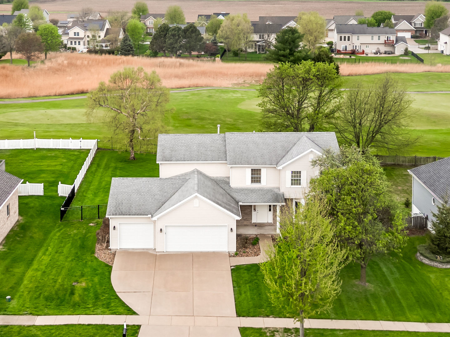 25 Pebblebrook Court, Bloomington, IL