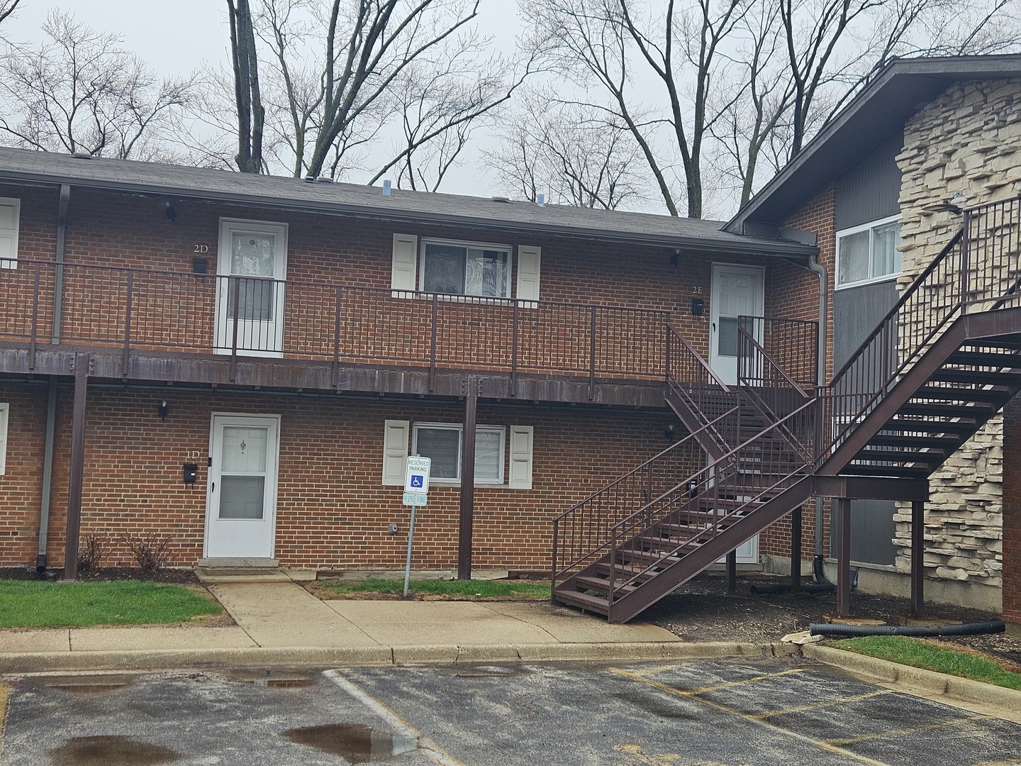 1910 W Hatherleigh Court #2E, Mount Prospect, IL