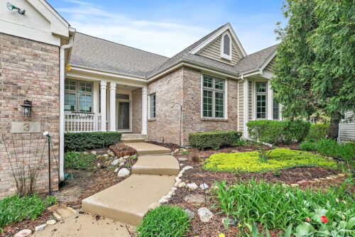 3 Sunvalley Court, Lake In The Hills, IL