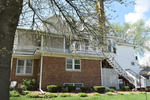 330 E Locust Street, Watseka, IL