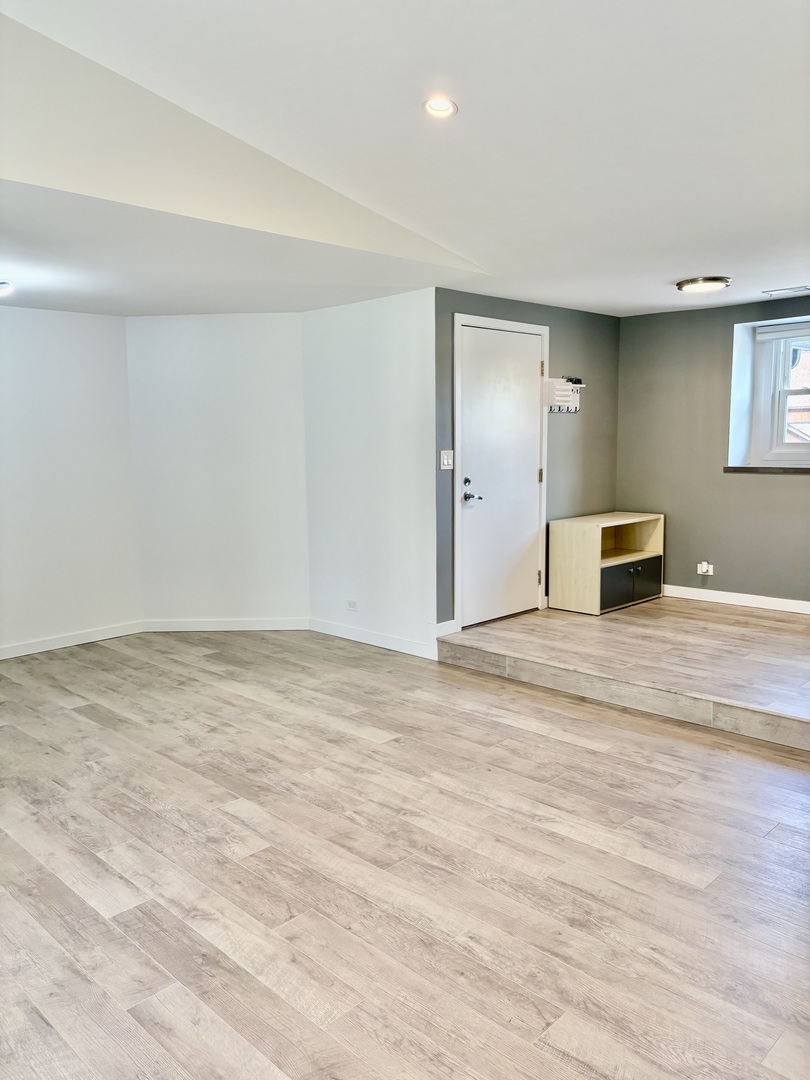 183 Grove Avenue #C, Des Plaines, IL