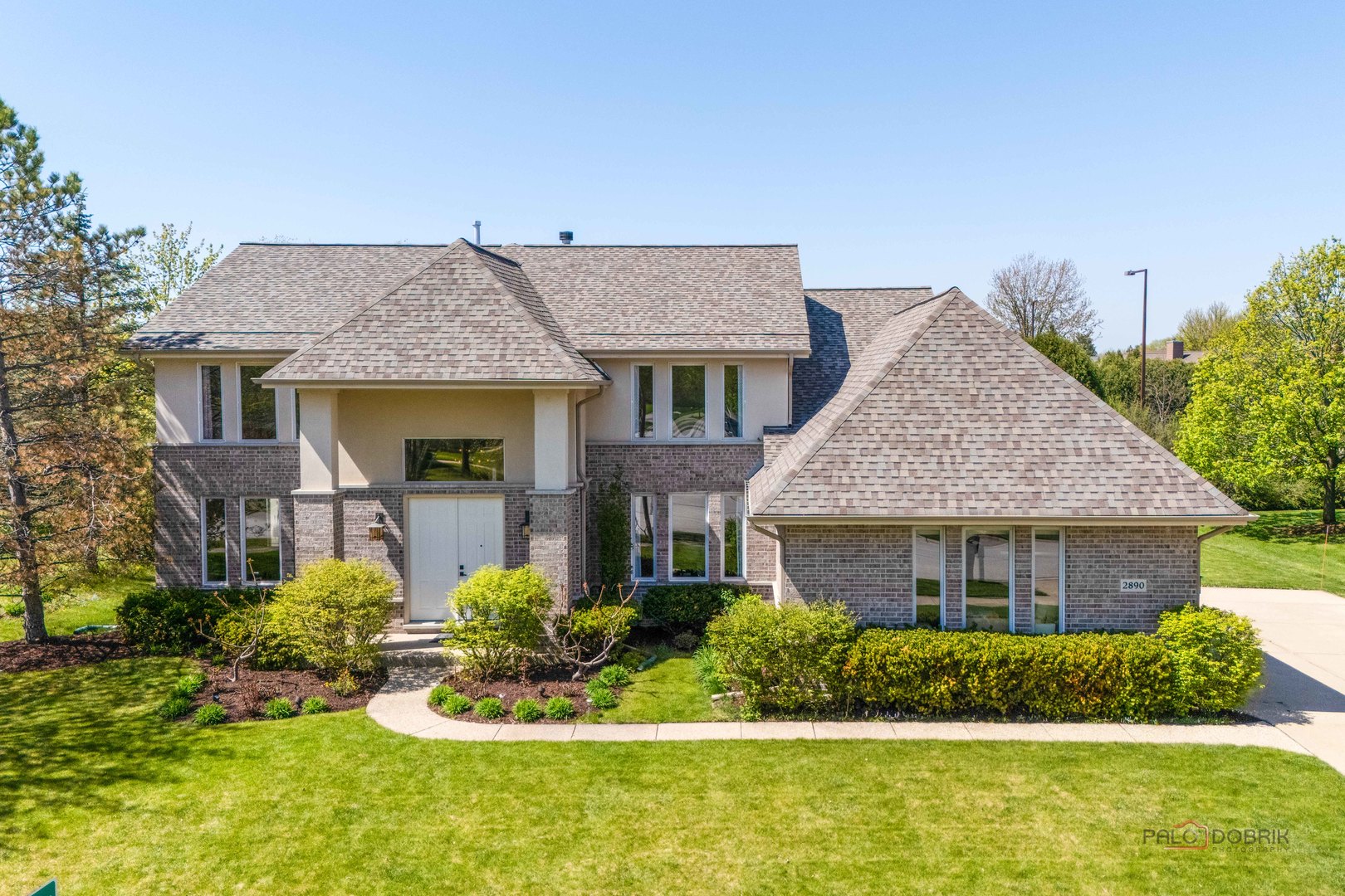 2890 Daulton Drive, Buffalo Grove, IL