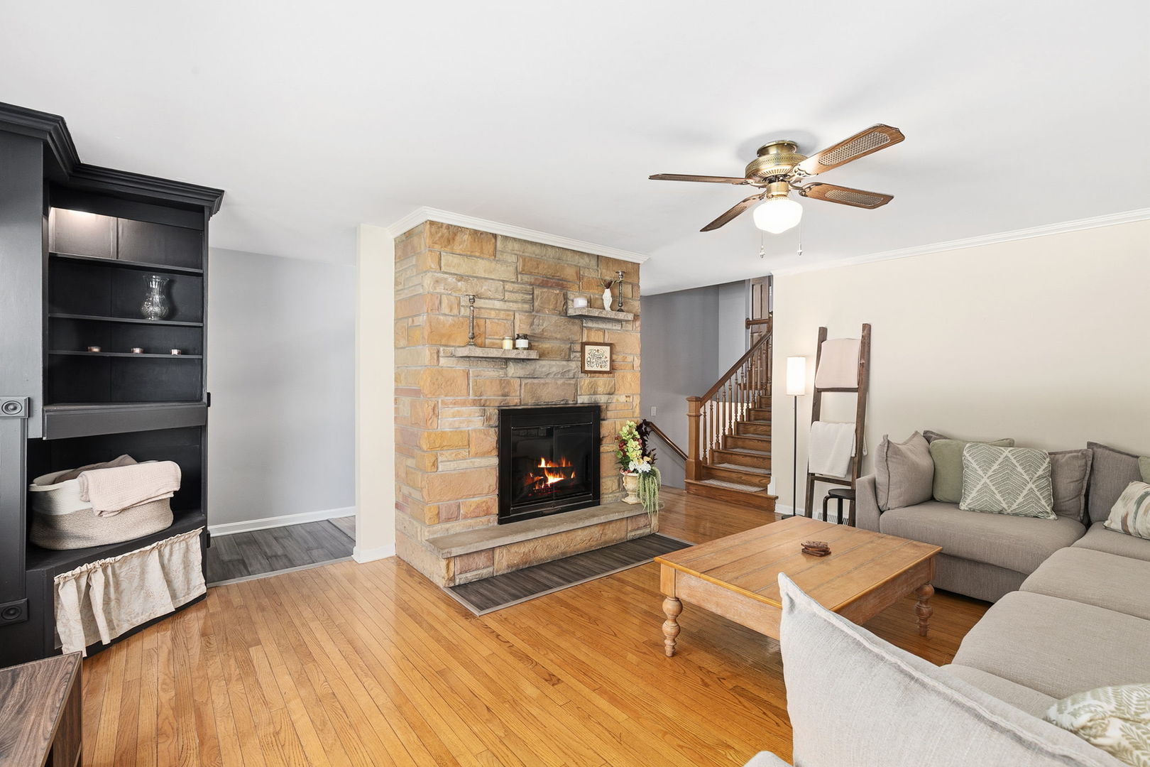 1910 Richard Street, Aurora, IL