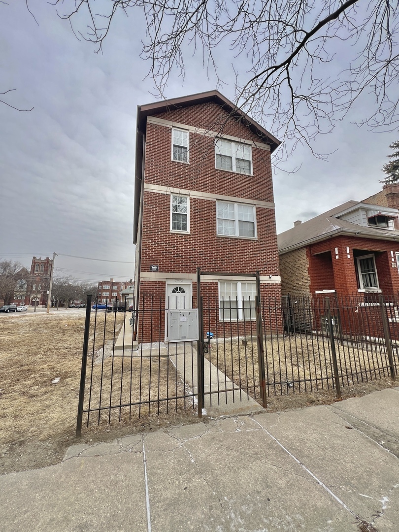 7952 S Carpenter Street #3, Chicago, IL
