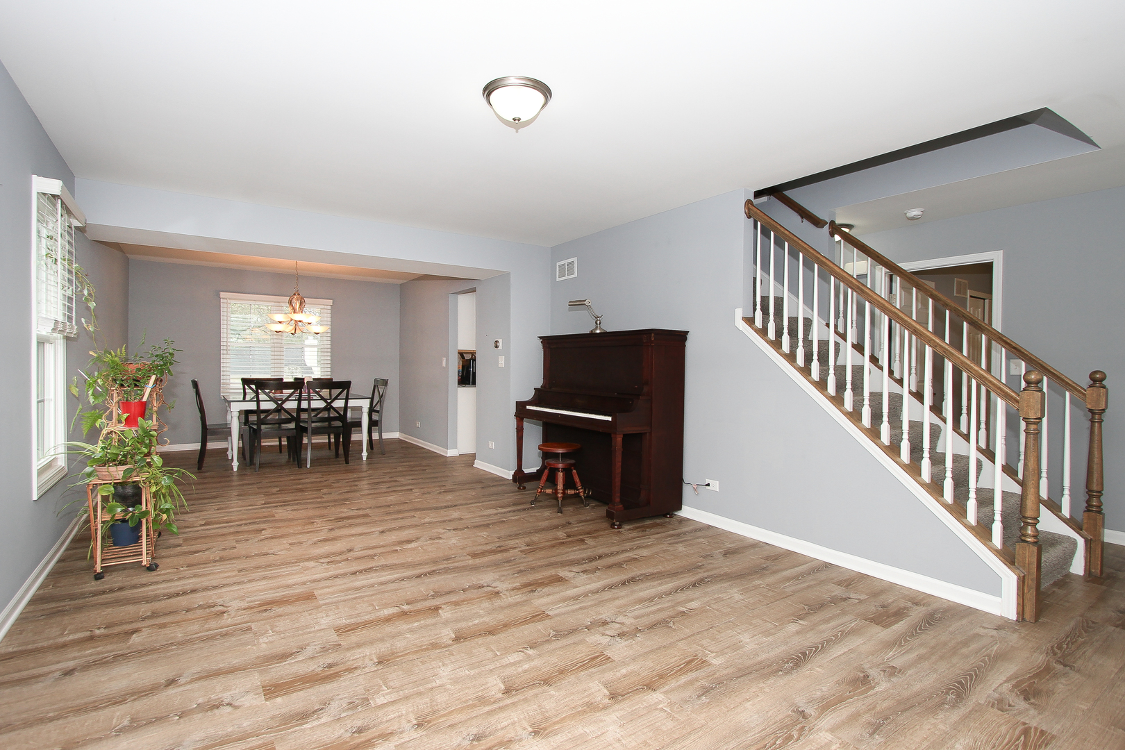 697 GARDENIA Lane, Bartlett, IL