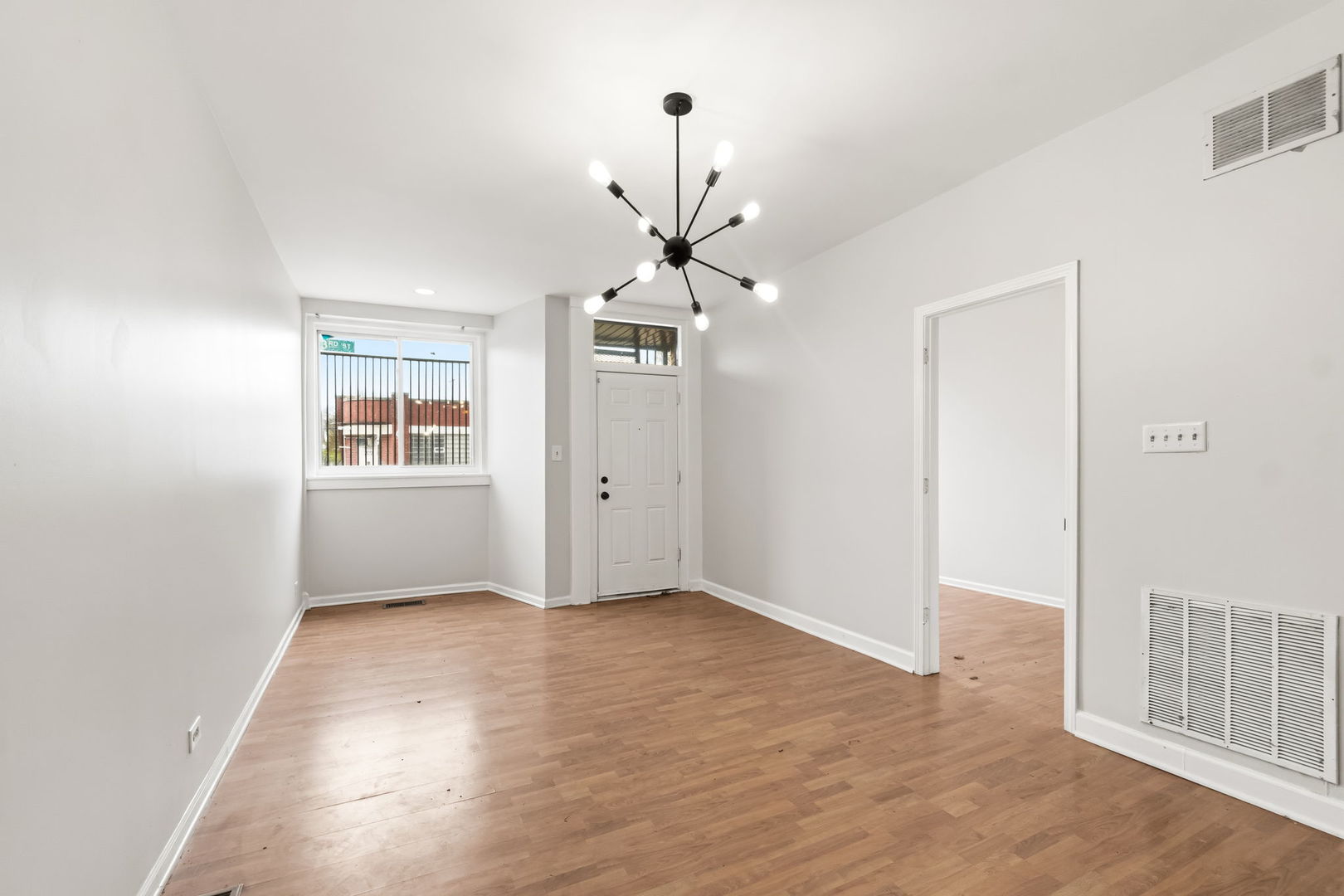 2533 E 83rd Street, Chicago, IL