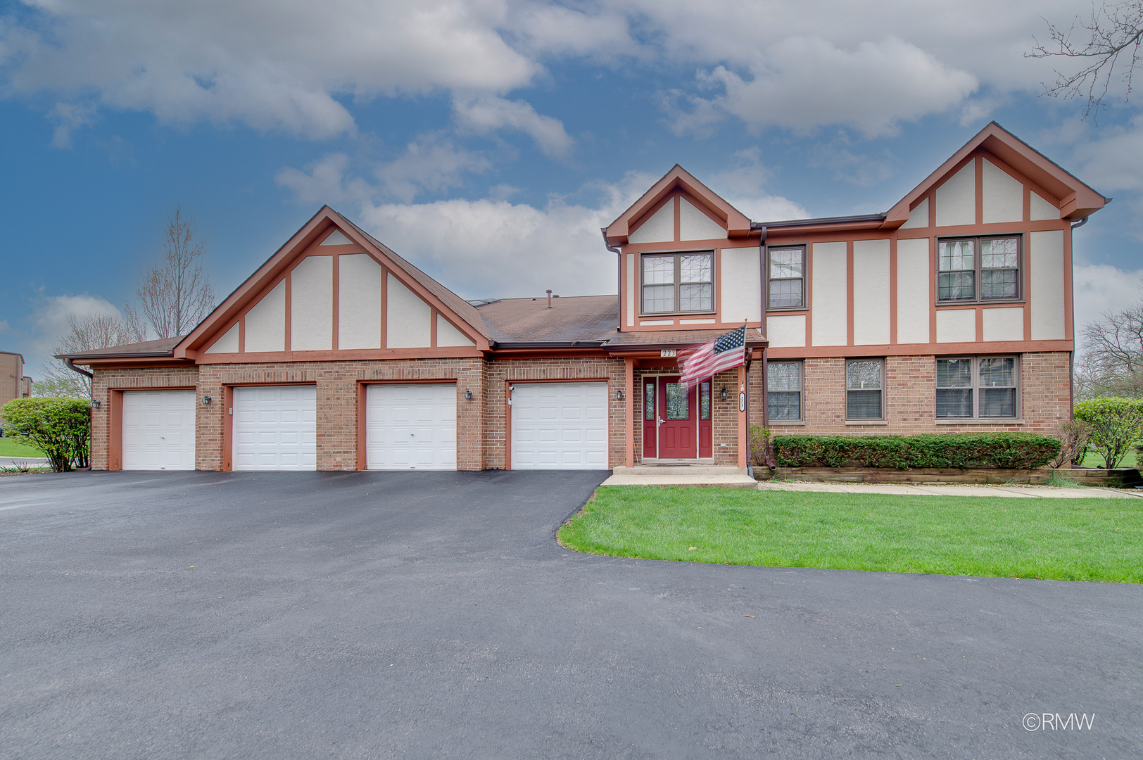 223 Glen Ridge Lane #1B, Bloomingdale, IL