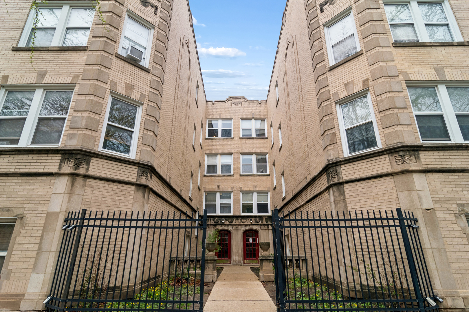 2320 W Rosemont Avenue #3, Chicago, IL