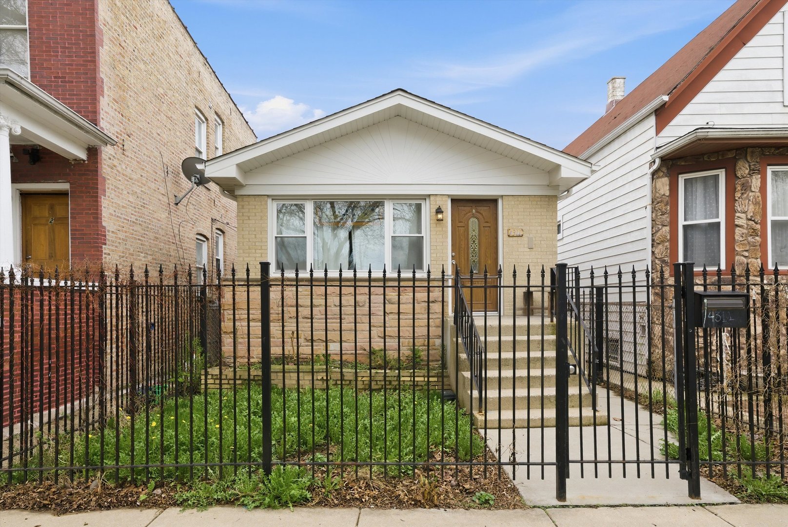 4311 W Shakespeare Avenue, Chicago, IL