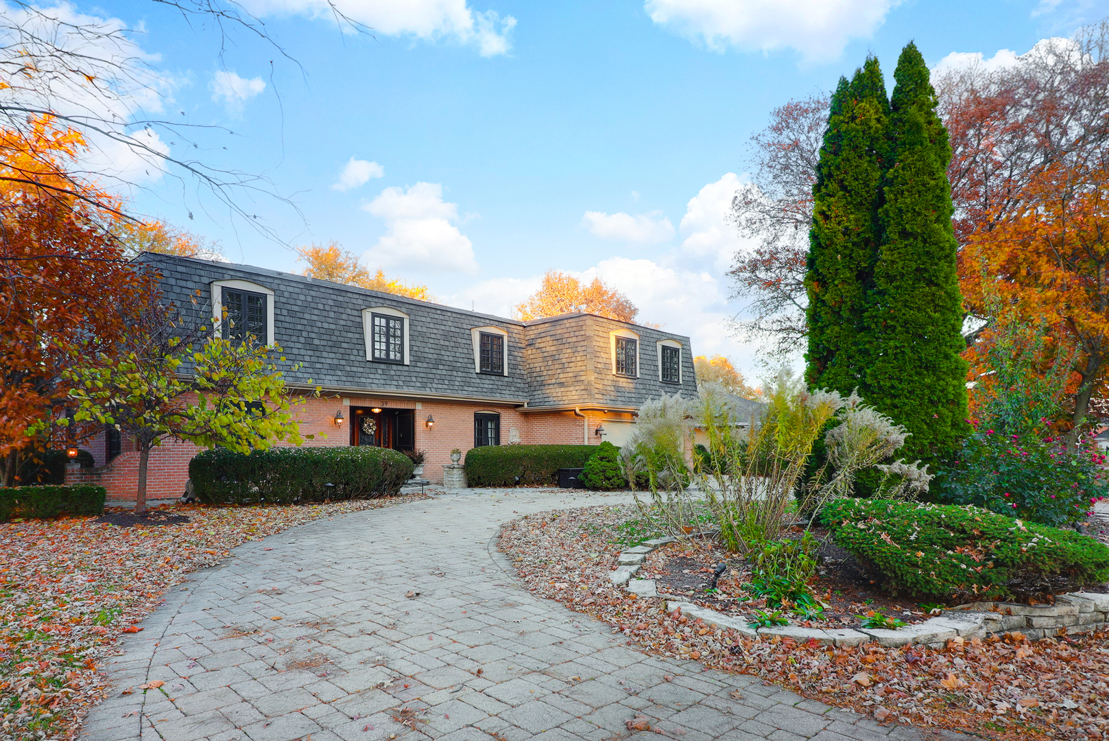 39 Mockingbird Lane, Oak Brook, IL