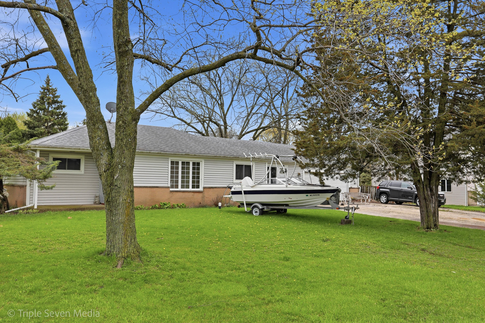 1000 N Bluebonnet Lane, Hoffman Estates, IL