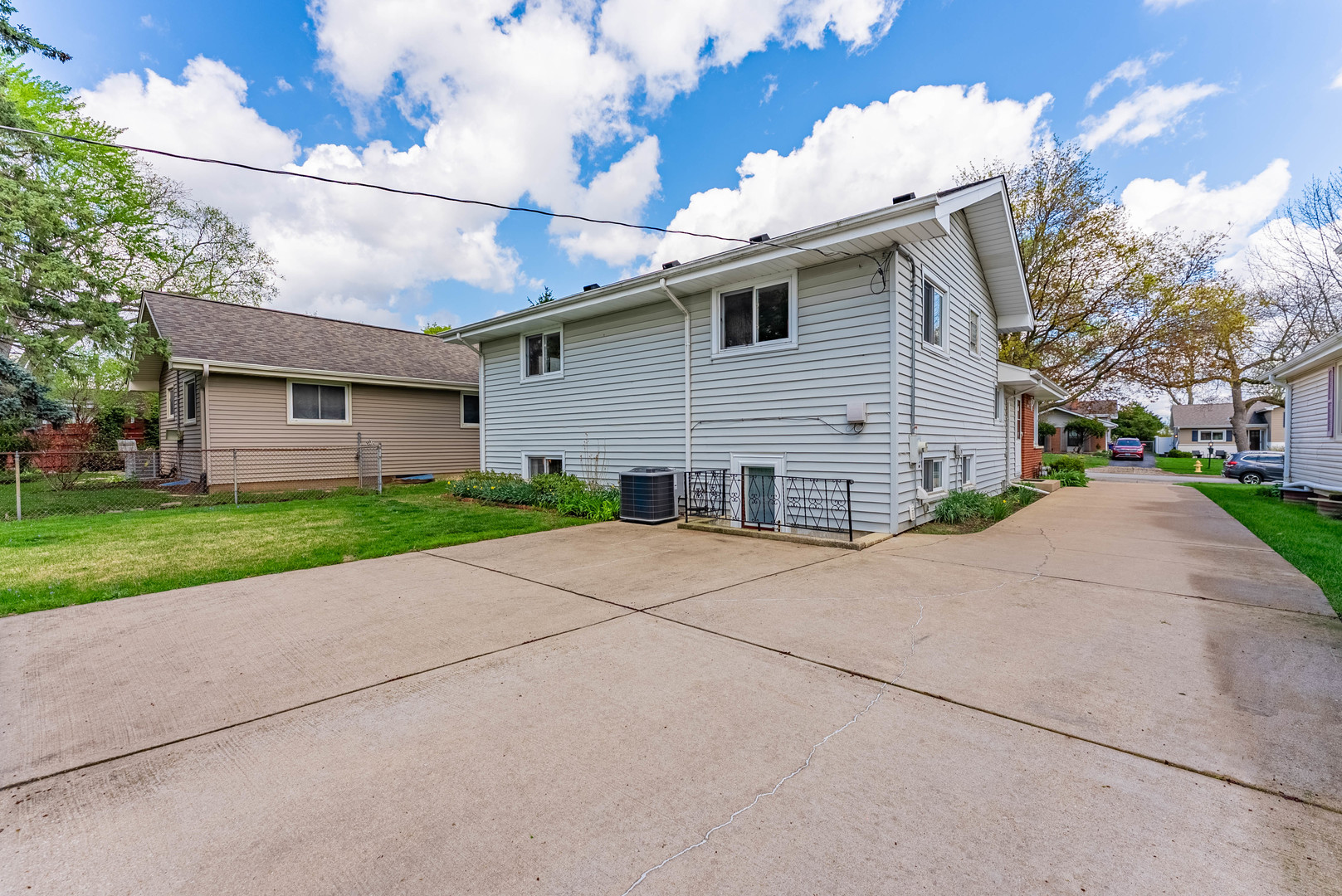 228 S Milton Avenue, Glen Ellyn, IL