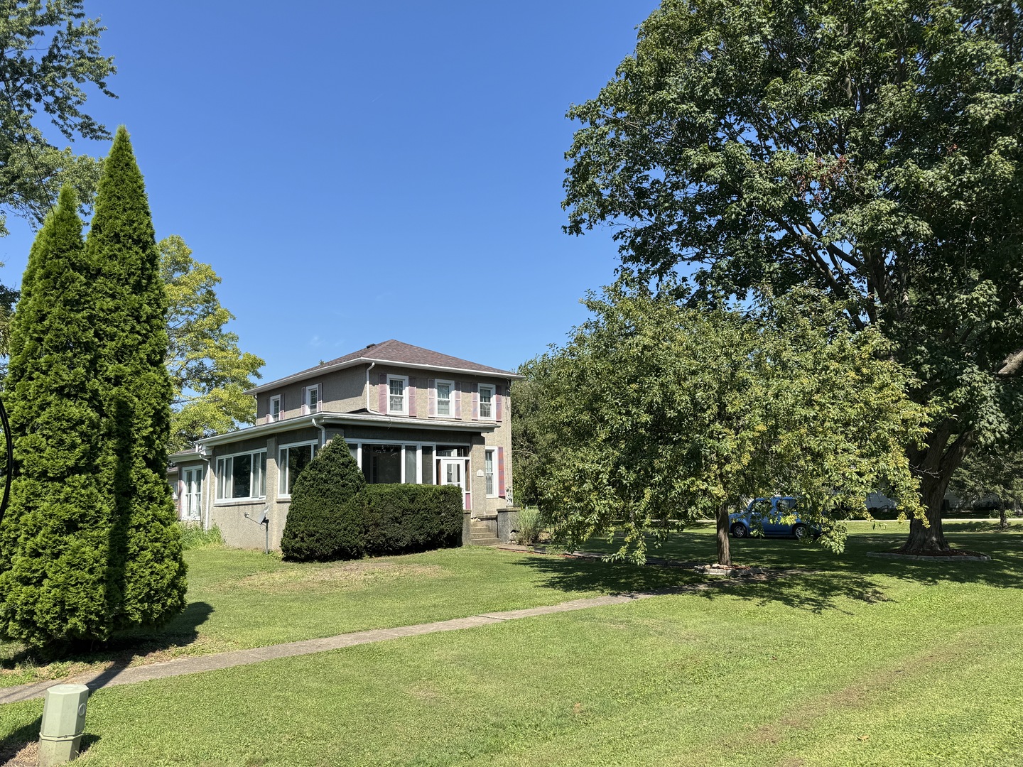 202 S Locust Street, Malden, IL