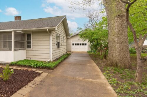 708 Market Street, Henry, IL