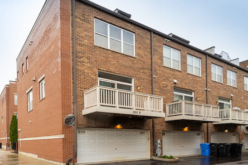 955 W 37th Street #8, Chicago, IL