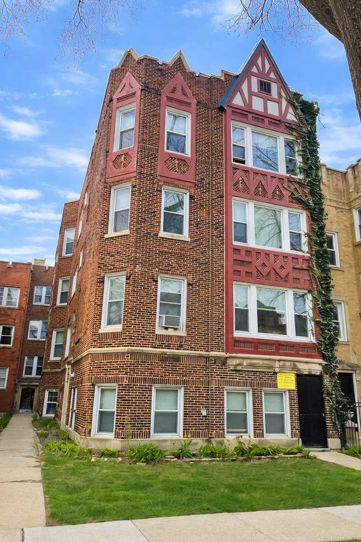 2044 W Farragut Avenue #3N, Chicago, IL