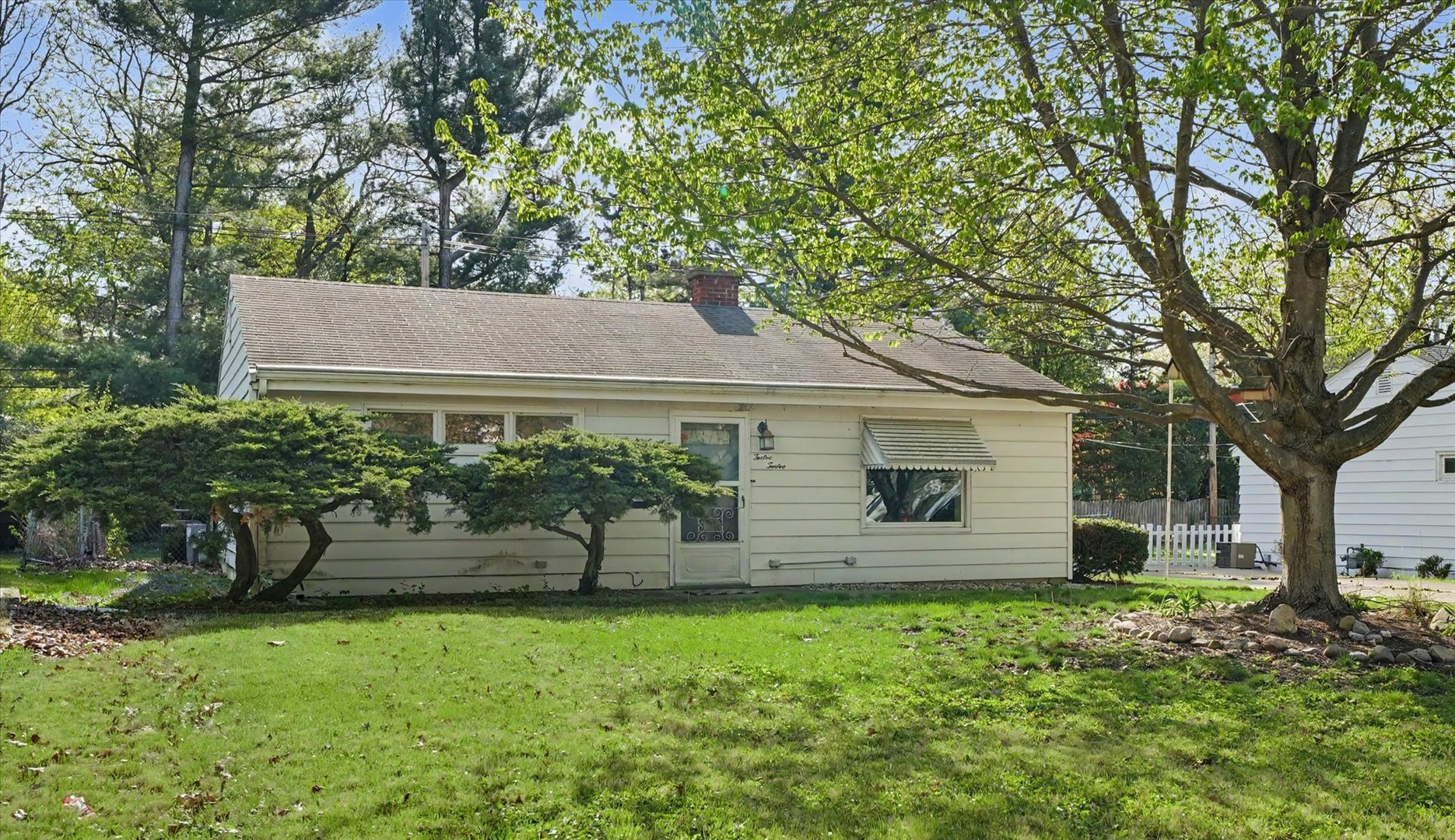 1212 Cambridge Drive, Champaign, IL