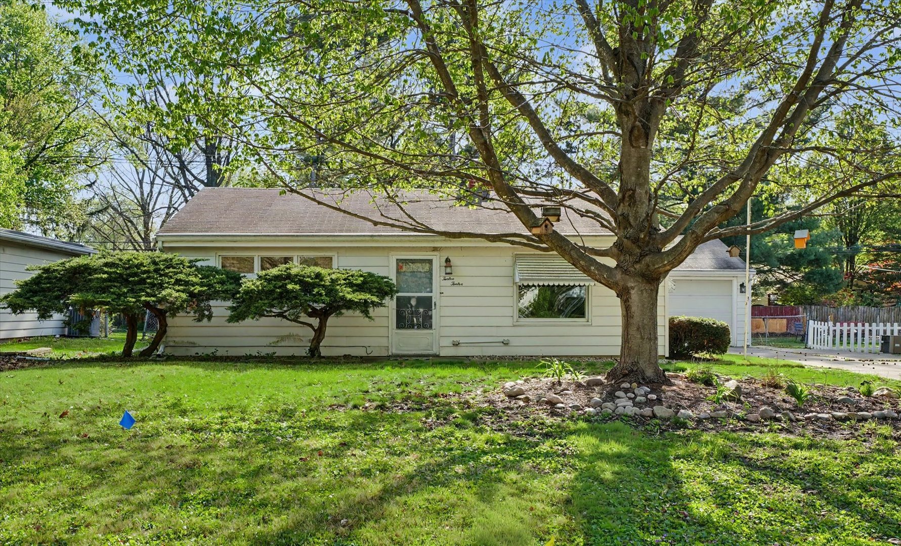1212 Cambridge Drive, Champaign, IL