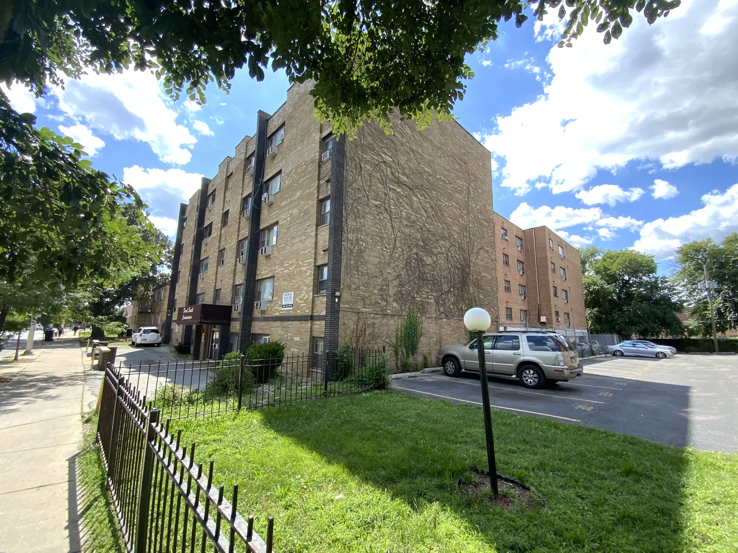7854 S South Shore Drive #405, Chicago, IL