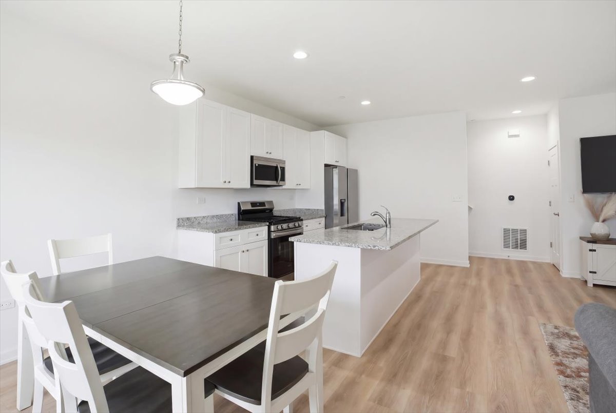 1033 Gillespie Lane, Yorkville, IL