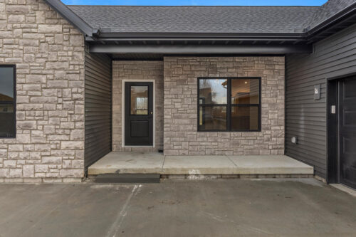 702 N Beacon Hill Circle, Urbana, IL