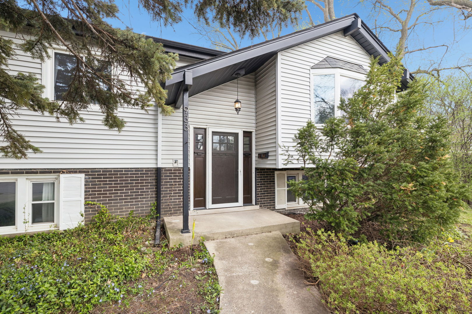 933 S Iowa Avenue, Addison, IL