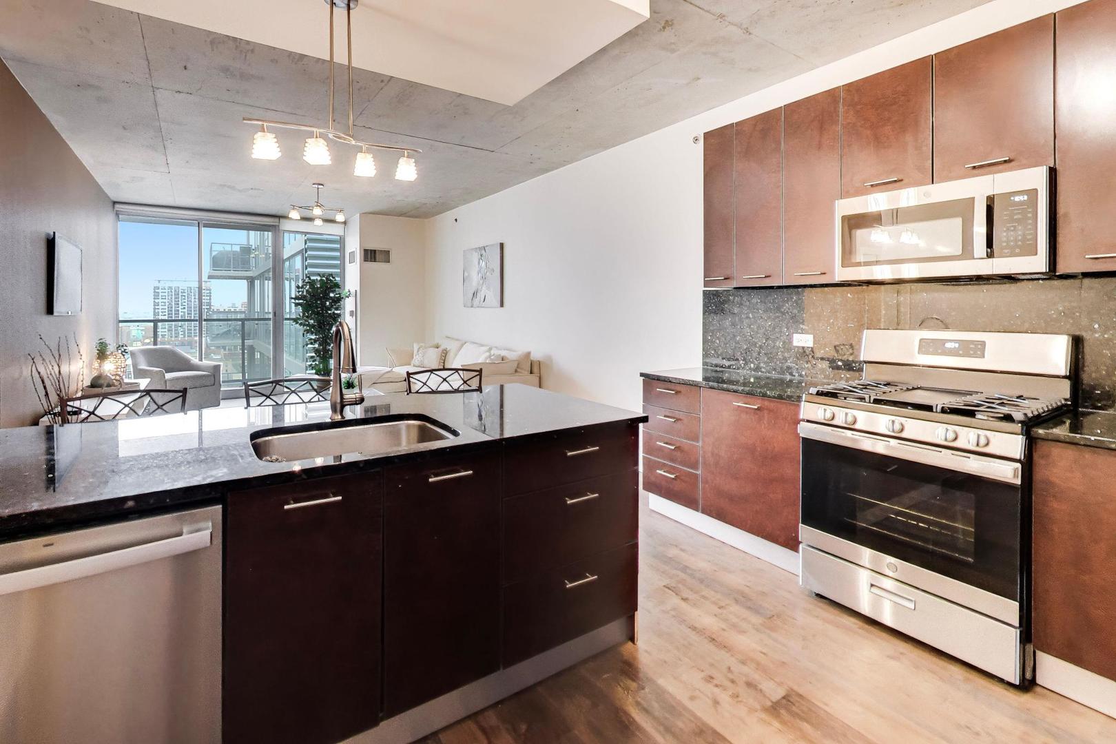 659 W RANDOLPH Avenue #1716, Chicago, IL