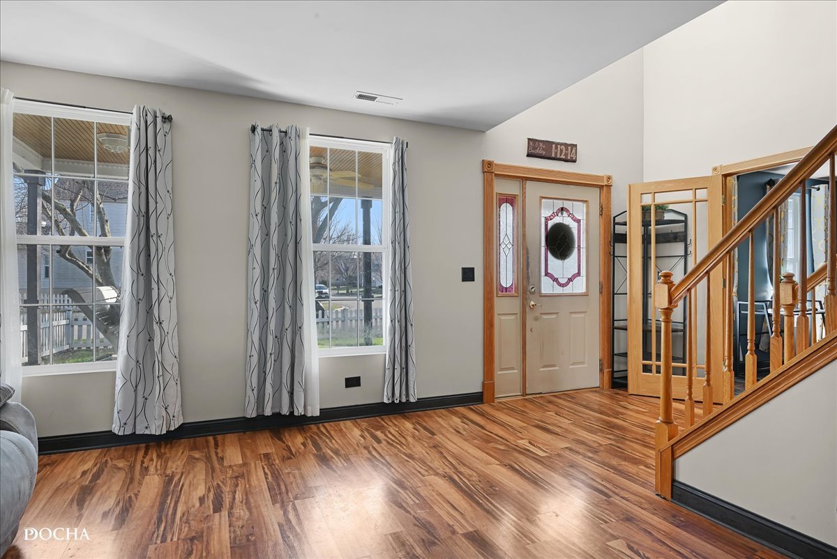 123 Eisenhower Drive, Oswego, IL
