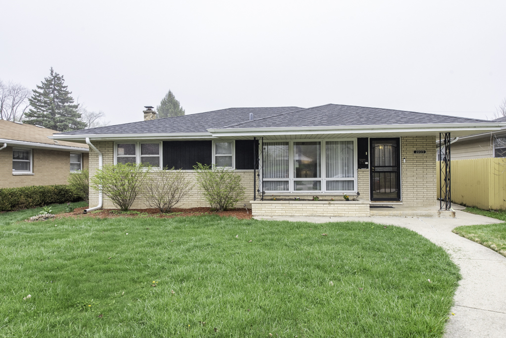 2203 Gilboa Avenue, Zion, IL