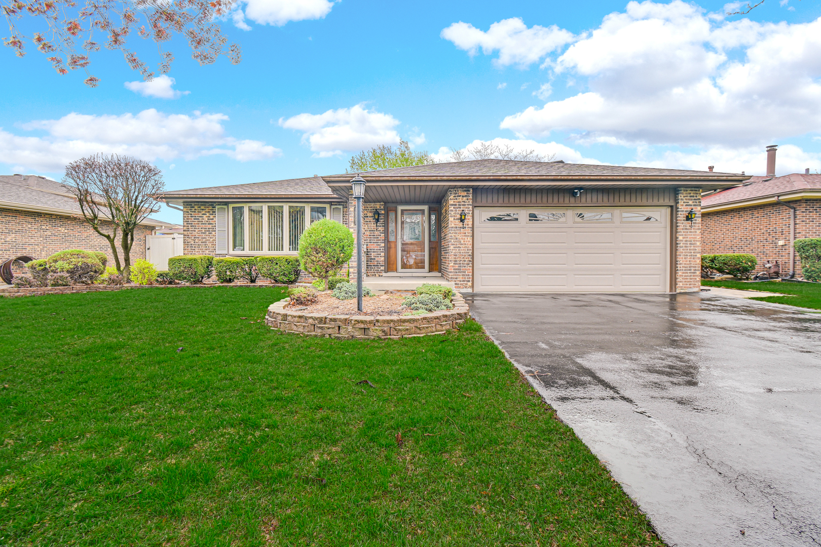 16563 Crescent Avenue, Tinley Park, IL