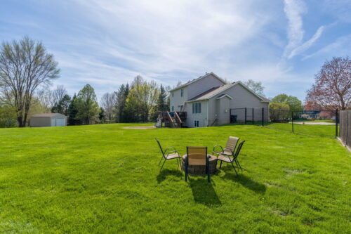 702 N Meadows Court, Davenport, IA