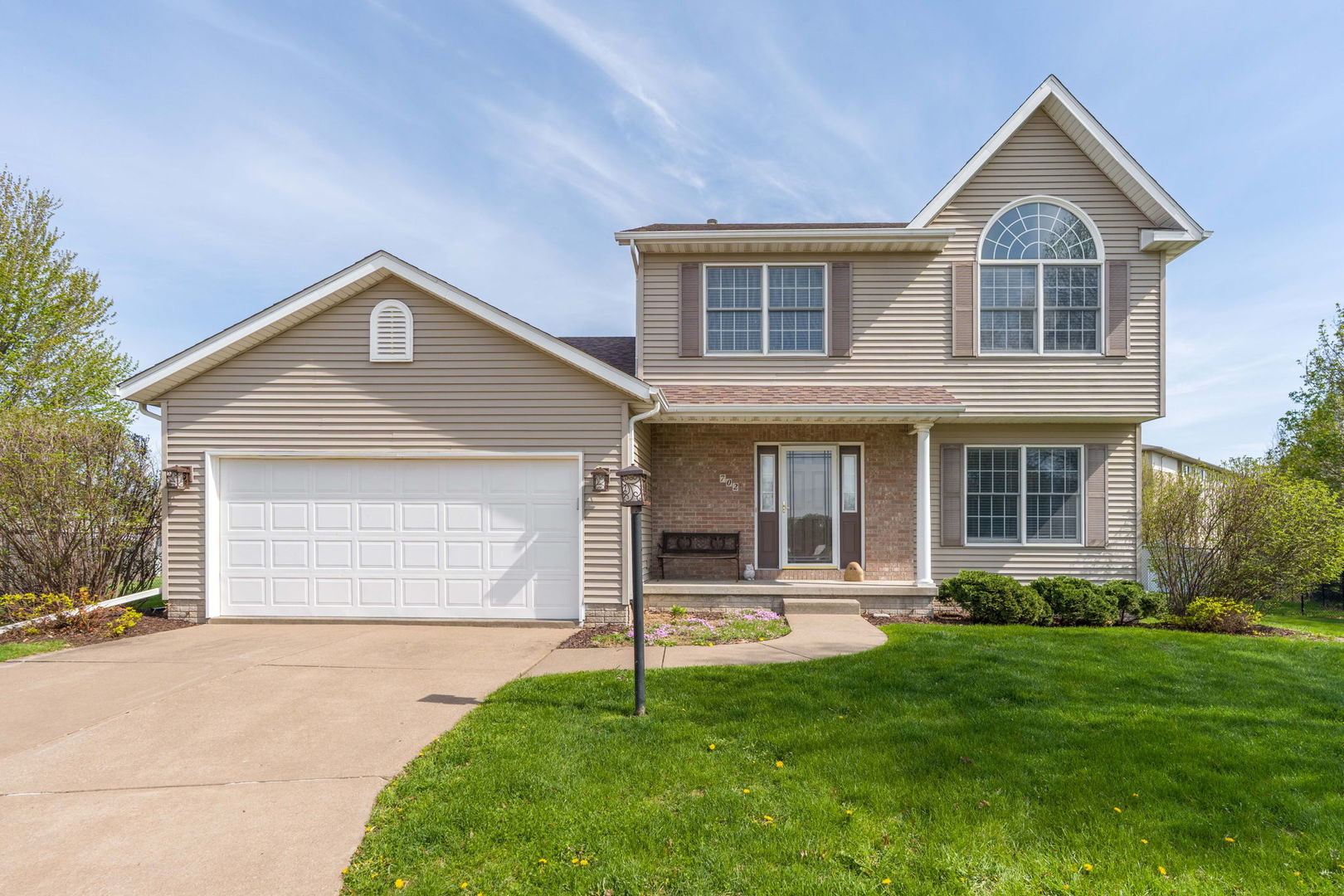 702 N Meadows Court, Davenport, IA