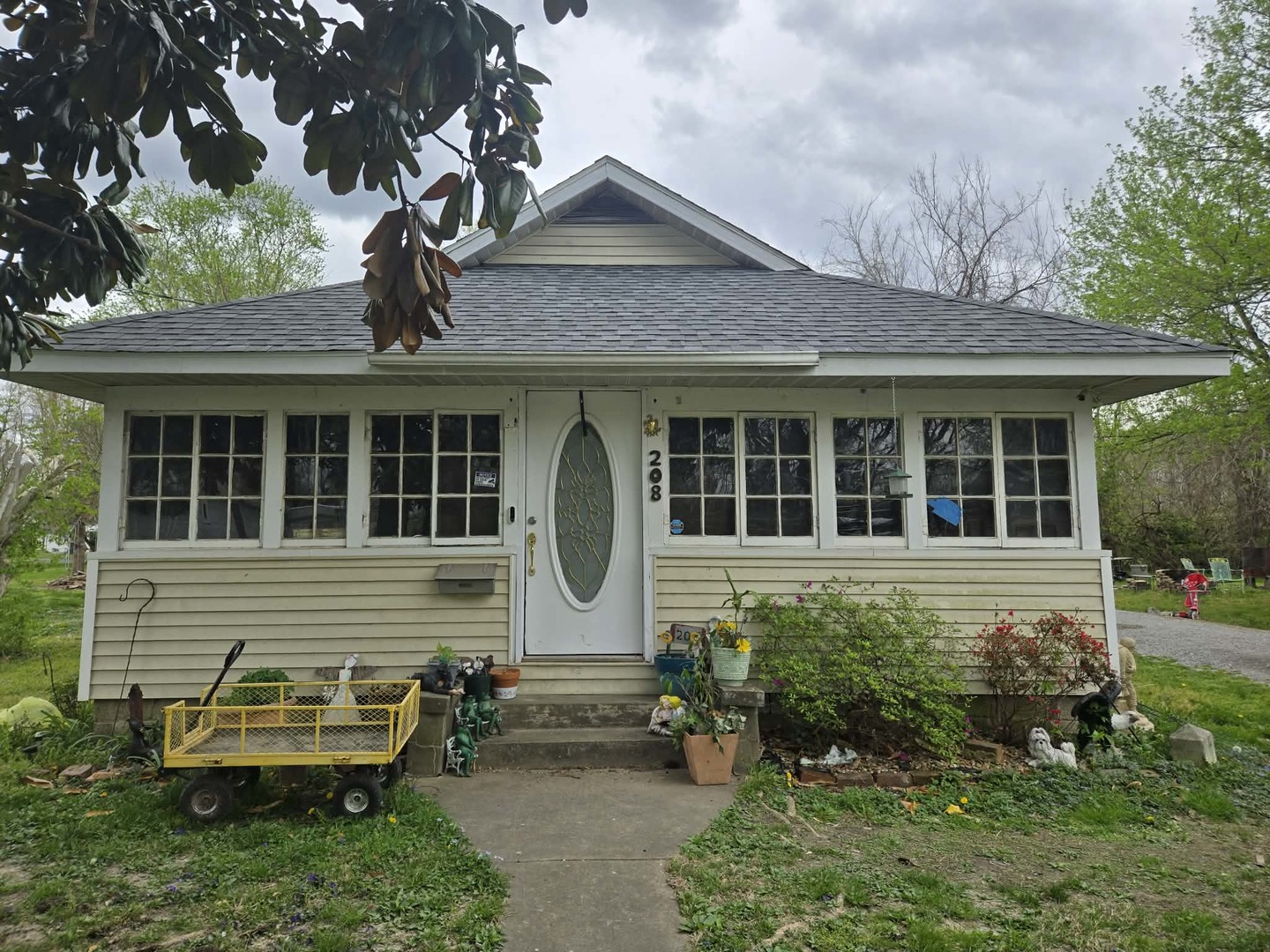 208 W Bryan Street, Herrin, IL