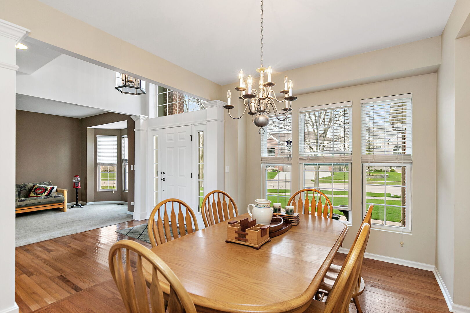 4077 Stratford Lane, Carpentersville, IL