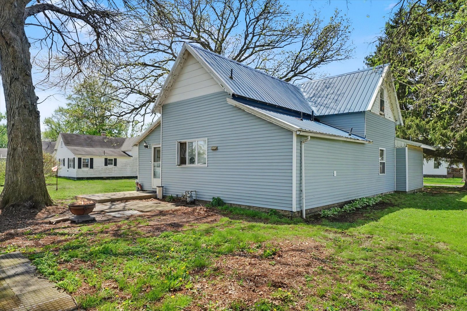 707 N Gray Street, Sidell, IL