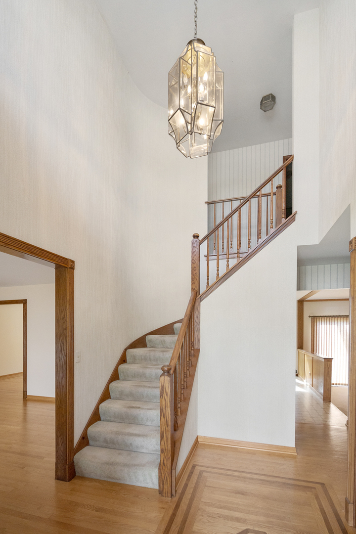 1274 Biscayne Drive, Elk Grove Village, IL