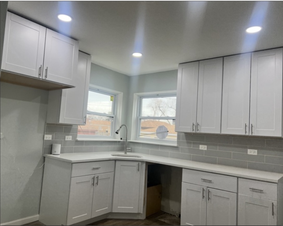 9028 S Carpenter Street, Chicago, IL