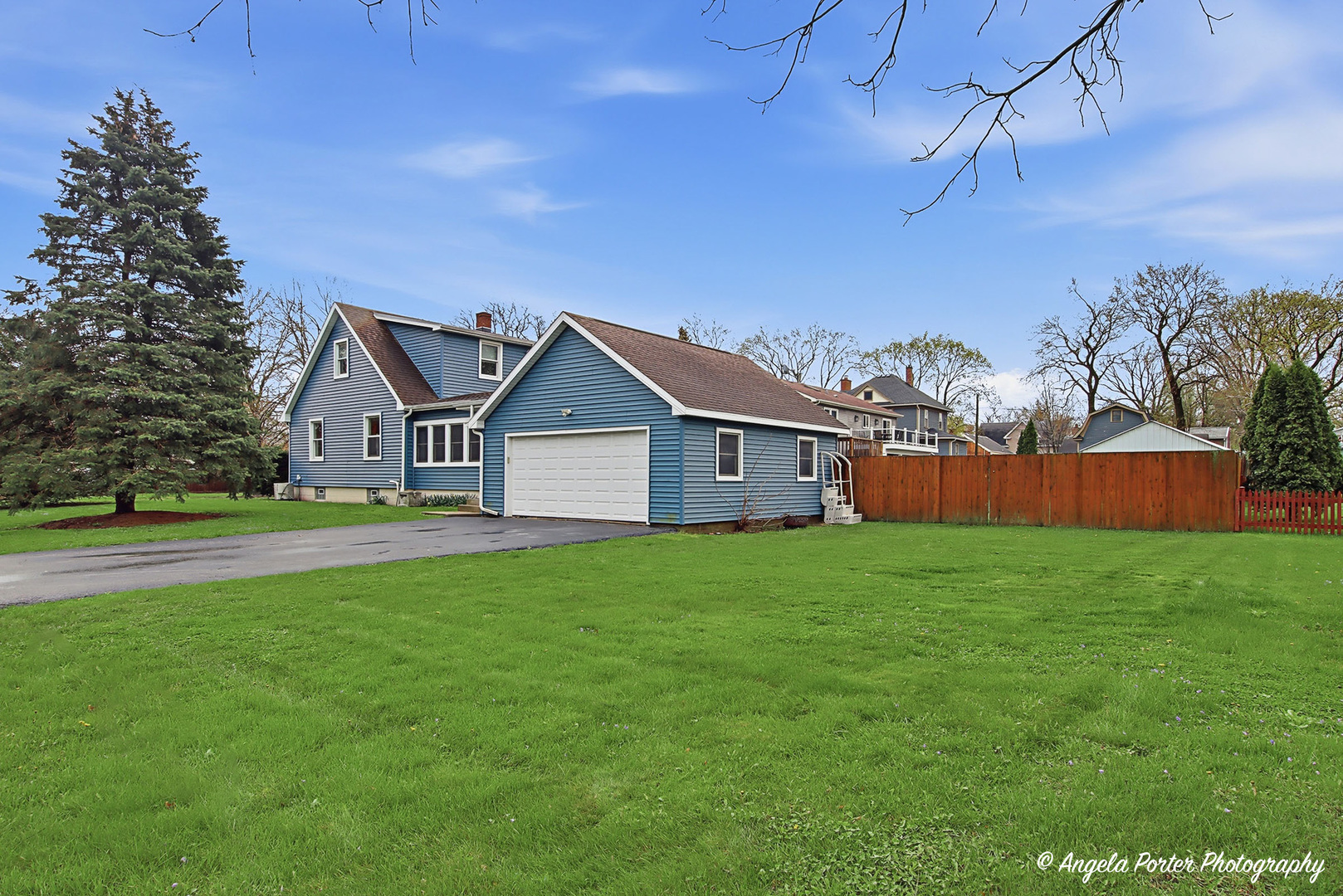 937 Wicker Street, Woodstock, IL