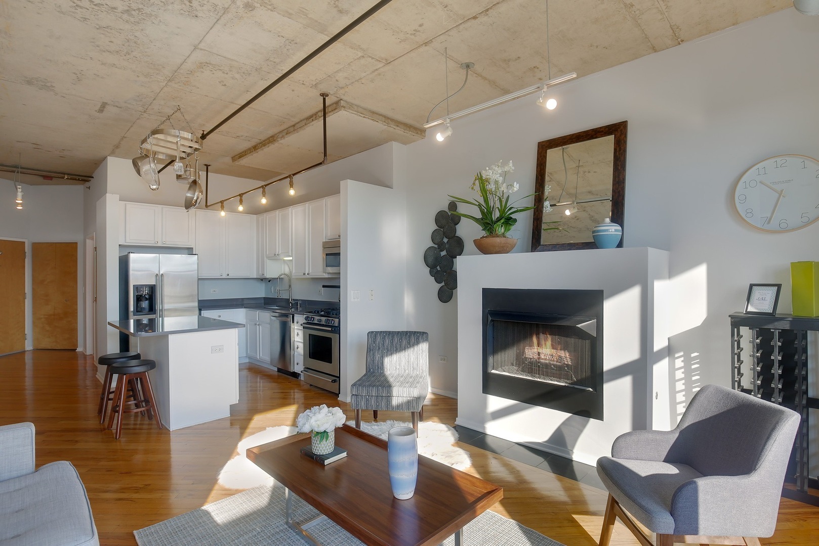 6 S Laflin Street #611, Chicago, IL