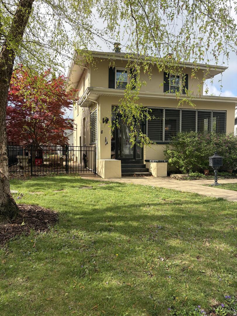 1517 E Olive Street, Bloomington, IL