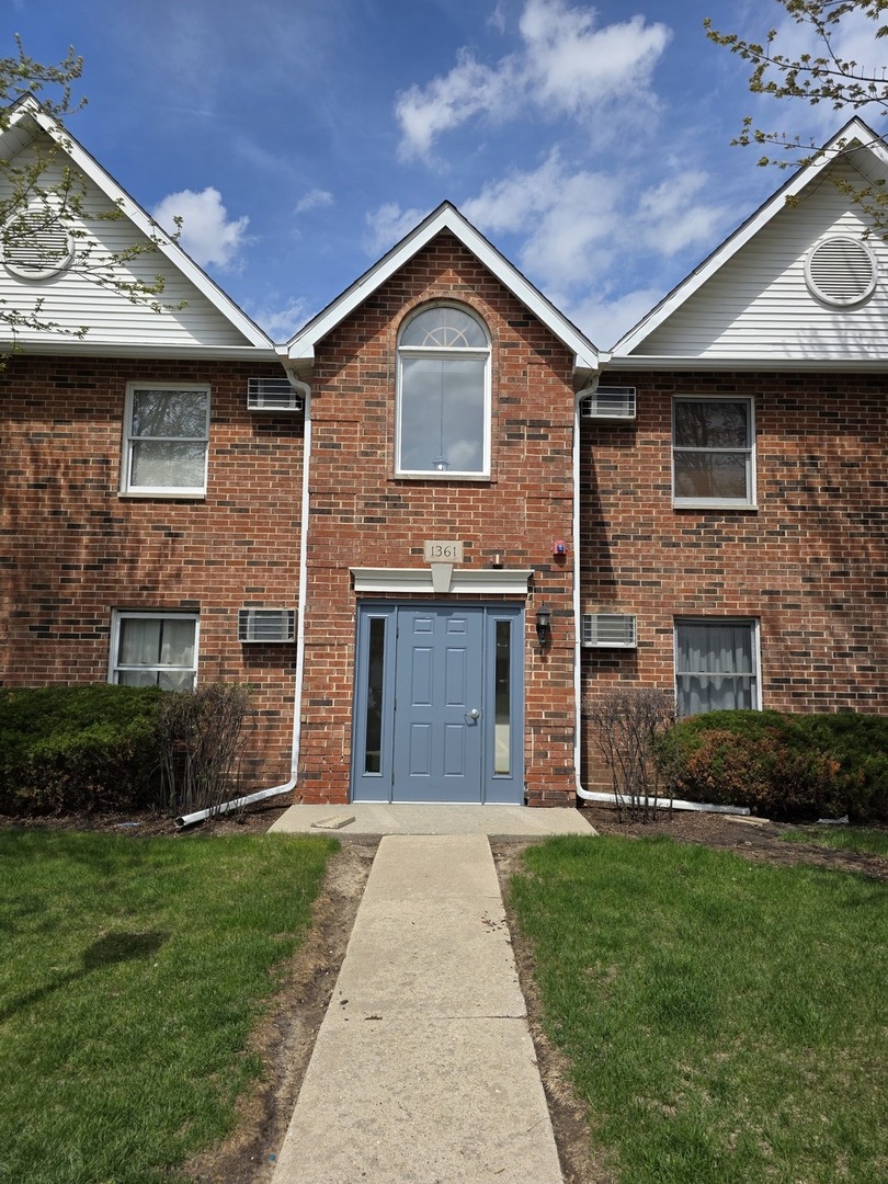 1361 Cunat Court #2C, Lake In The Hills, IL